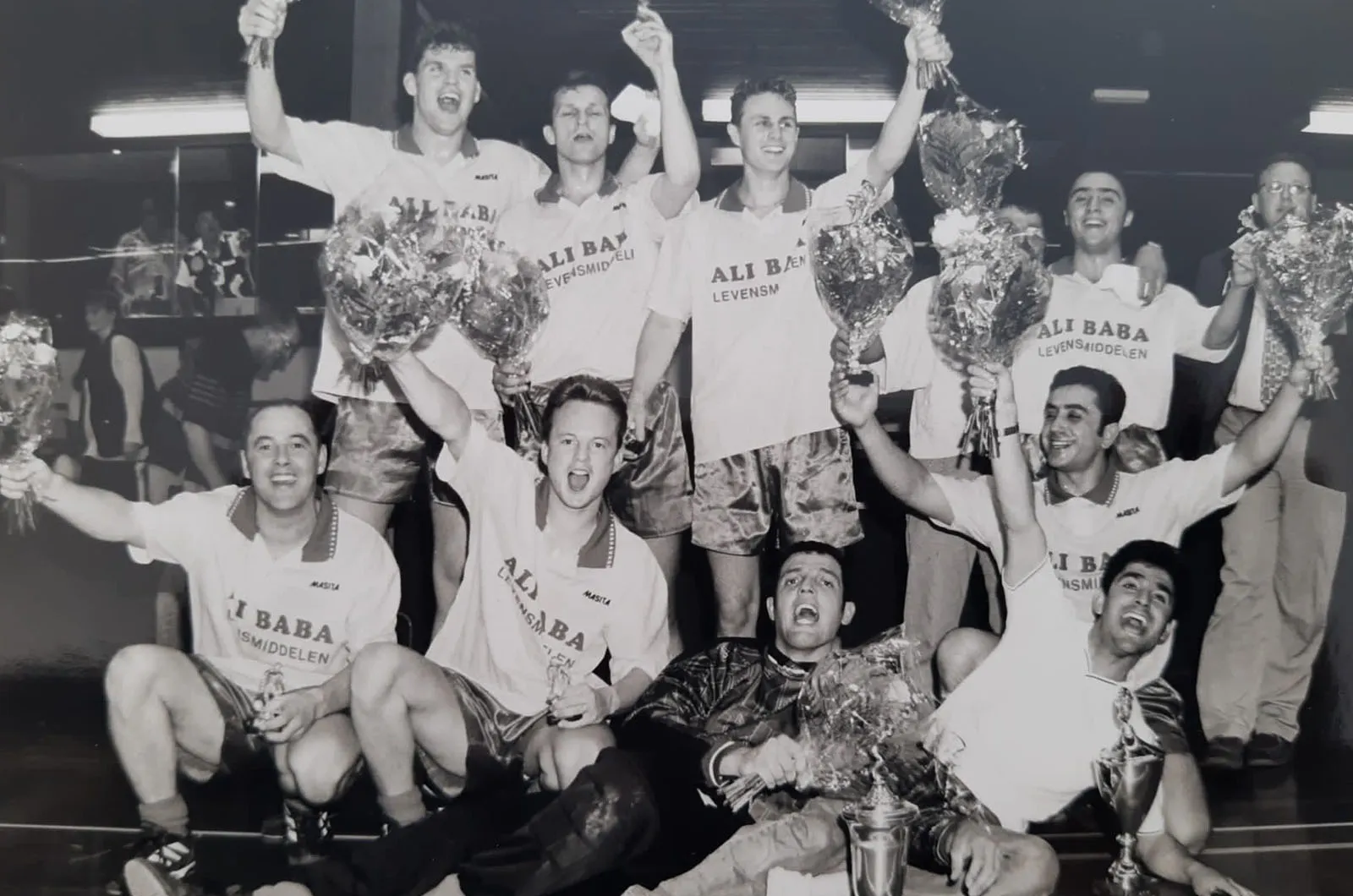 bfv_groenroodblauwspakenburgsenturksbijelkaarineenteam